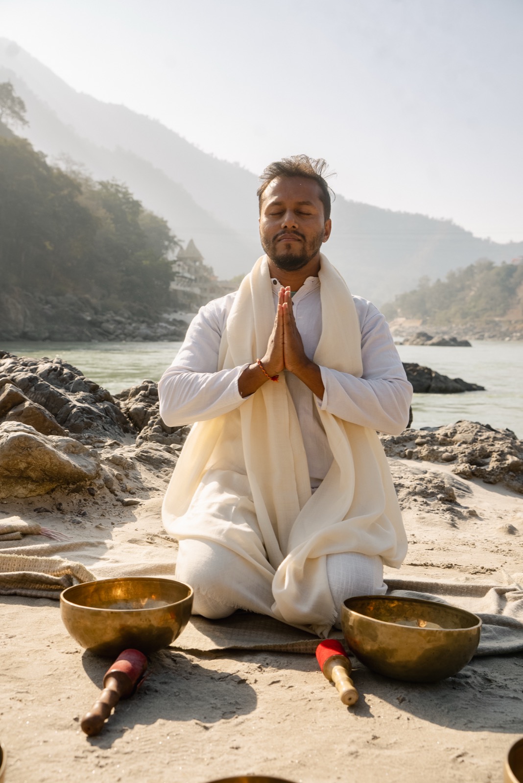 Himalayan singing bowls and handicrafts